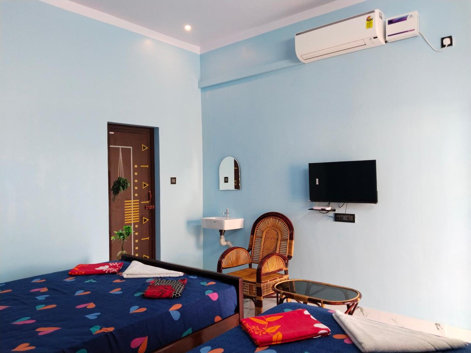 Отель Vedhav Residency Канниякумари Экстерьер фото