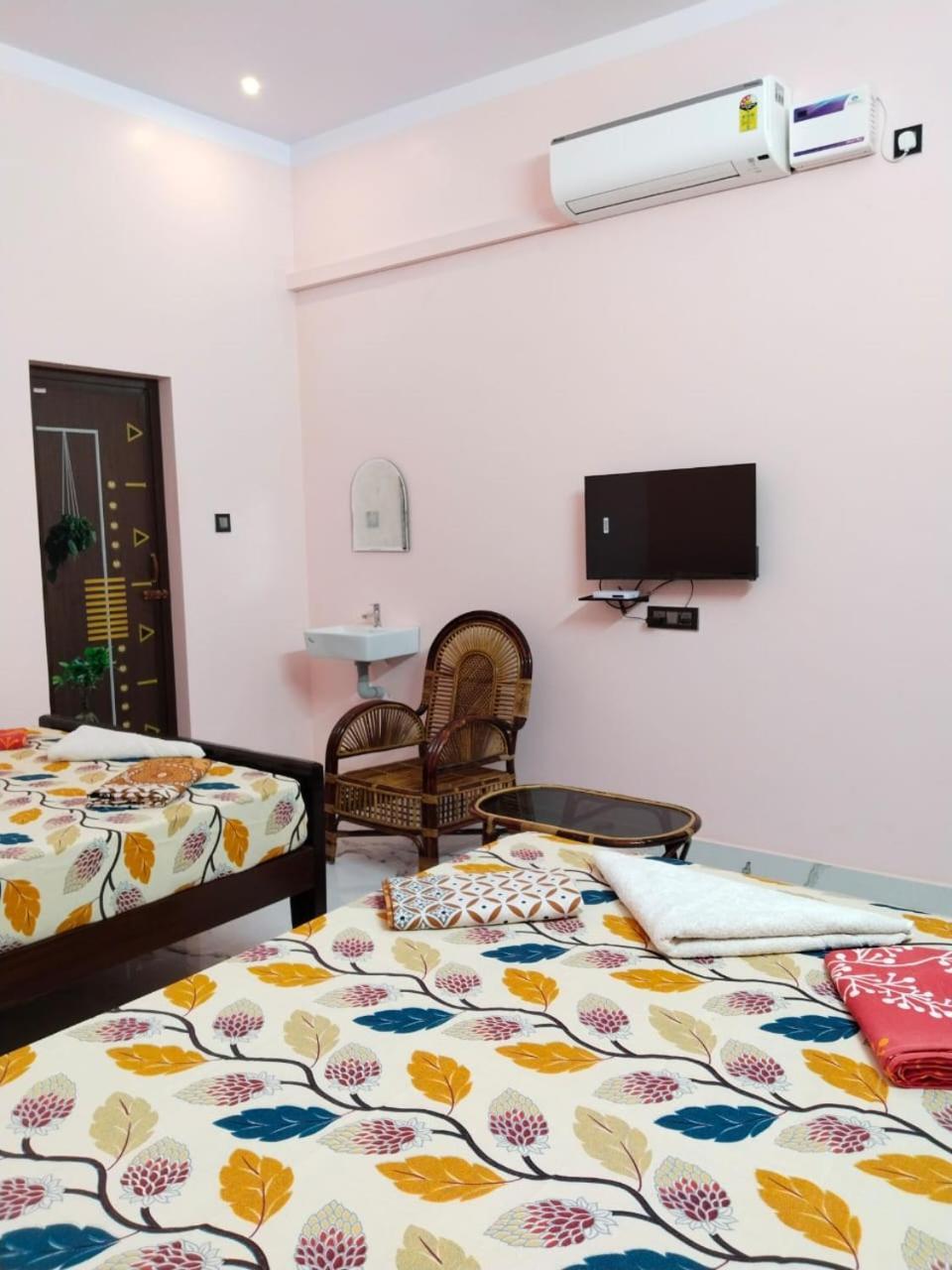 Отель Vedhav Residency Канниякумари Экстерьер фото